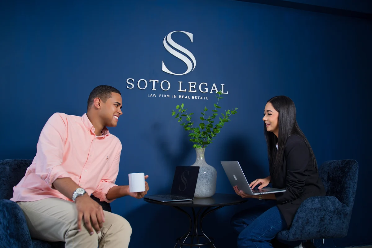 William Soto and Kendry Rijo Pichardo in discussion at the firm